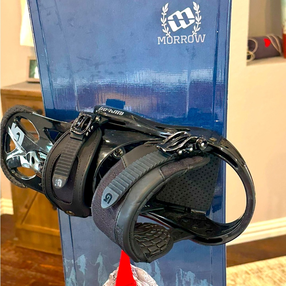 Burton Men’s Snowboard Bindings (2) complete set, used twice